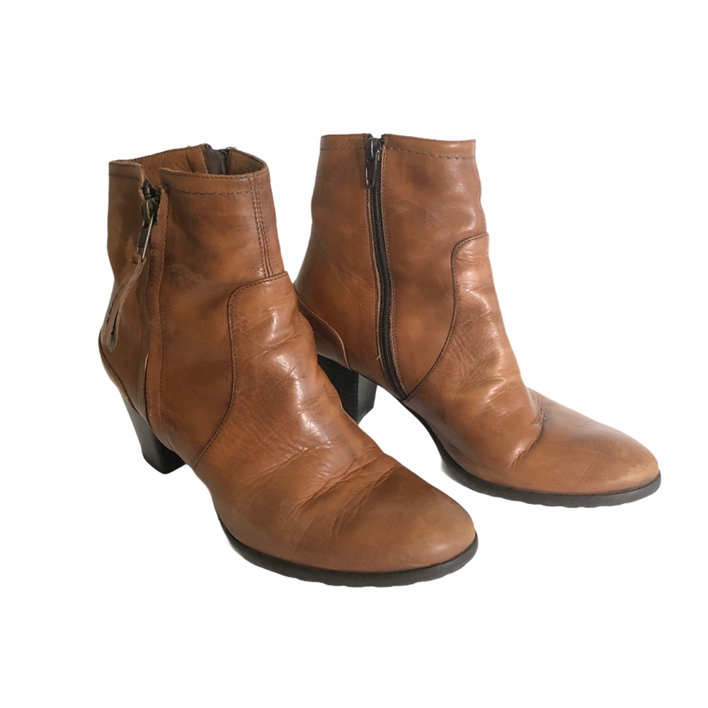 Evado Calfskin Leather Boots